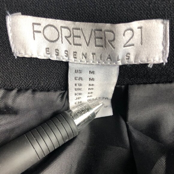 Black Pleated High-Waisted Skirt Size Medium Forever 21 Holidays Fall Winter - Picture 6 of 9